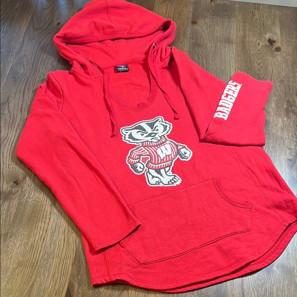 Campus Heritage Juniors Red Sequin Wisconsin Badgers Hoodie Medium - Picture 1 of 9
